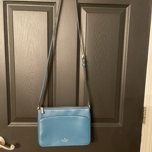 Like new Blue Kate Spade adel medium top zip crossbody - Picture 2 of 5